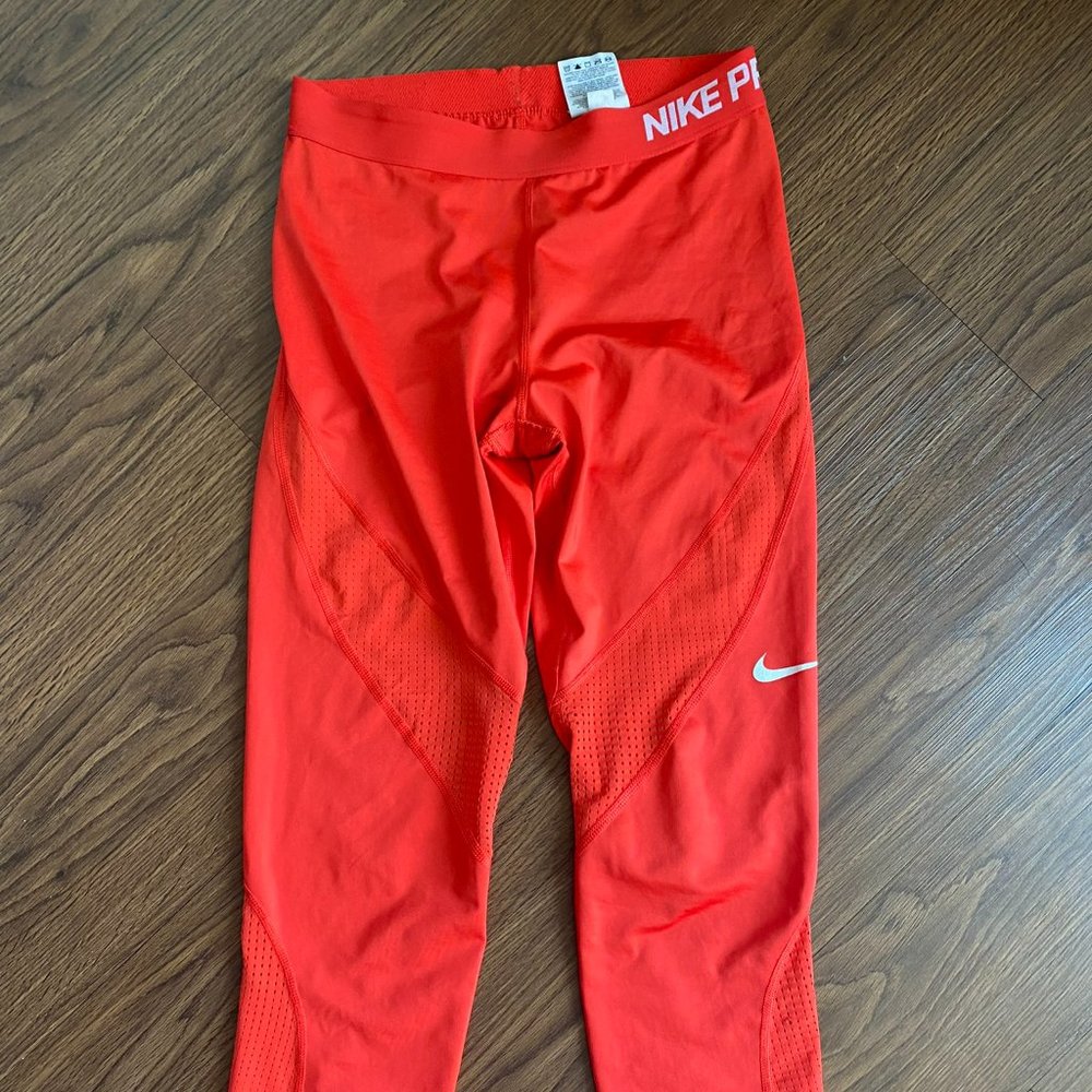Nike Hypercool Series Training Capri Leggings Pants Red Nike Pro Size Medium